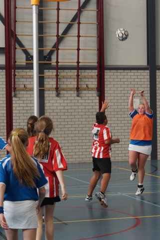 Korfbal C2  29 november-045.JPG